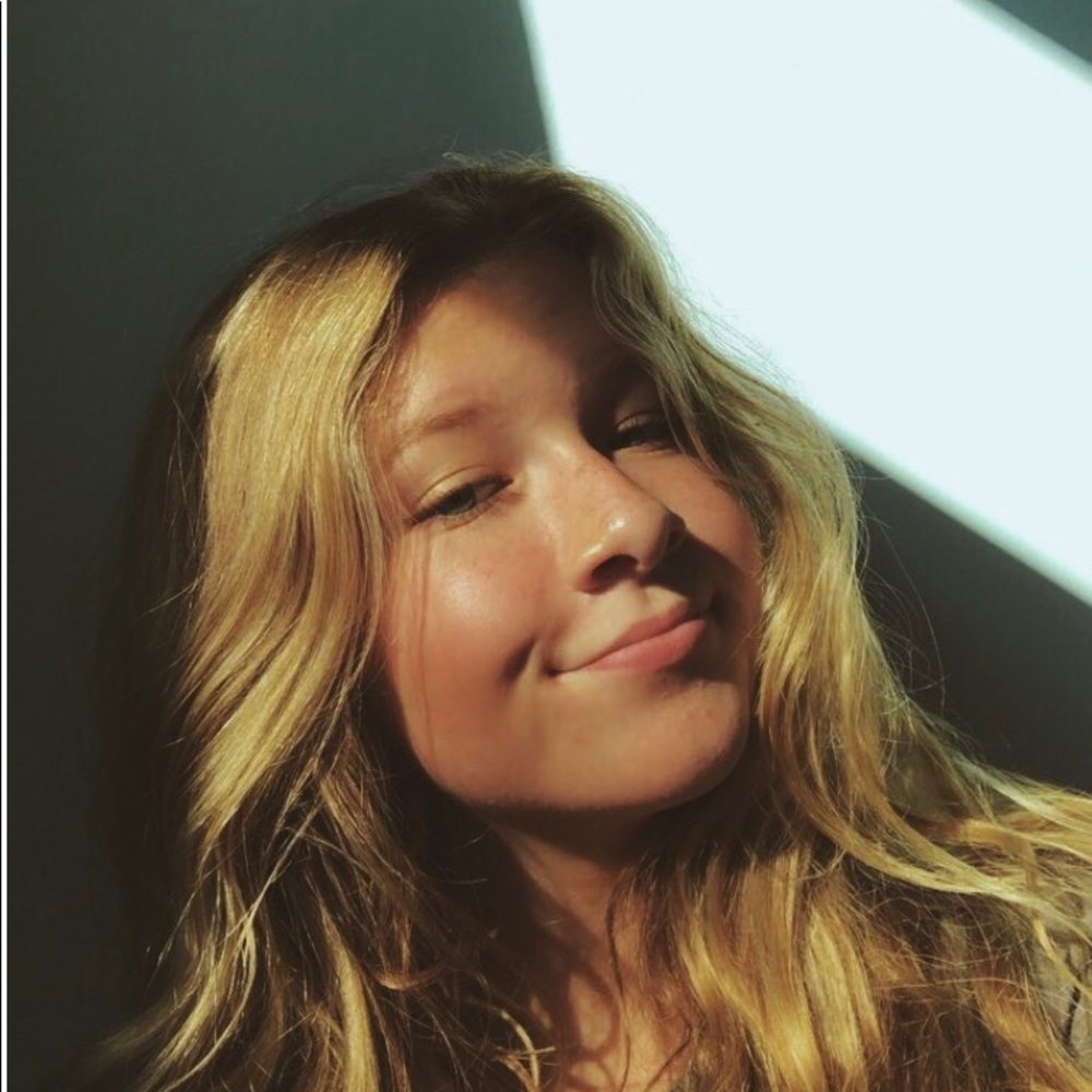 Meet your Posher, Ella